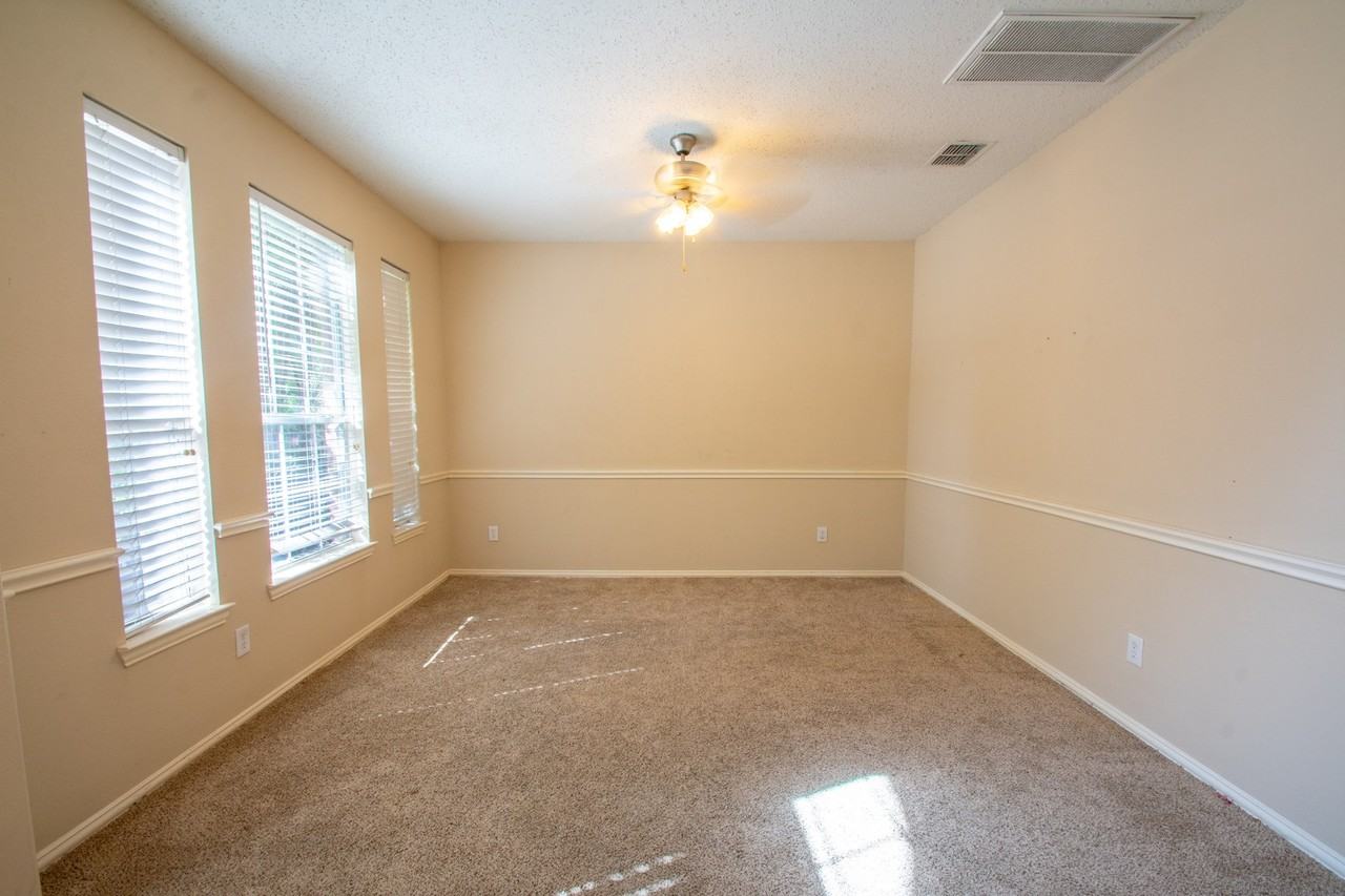 1309 Rosebrook Dr - Photo 2 of 20