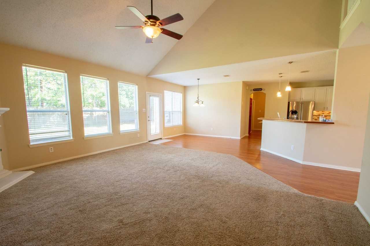 1309 Rosebrook Dr - Photo 3 of 20