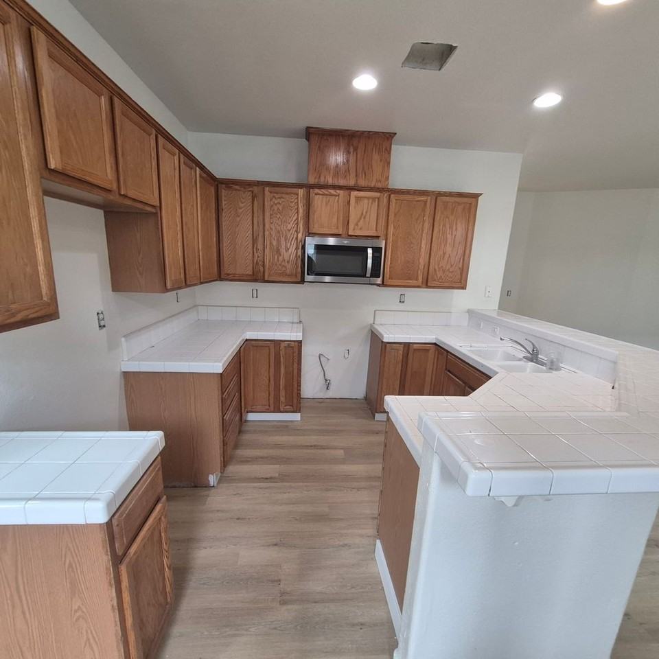 8836 Avalon Hills Way - Photo 6 of 22
