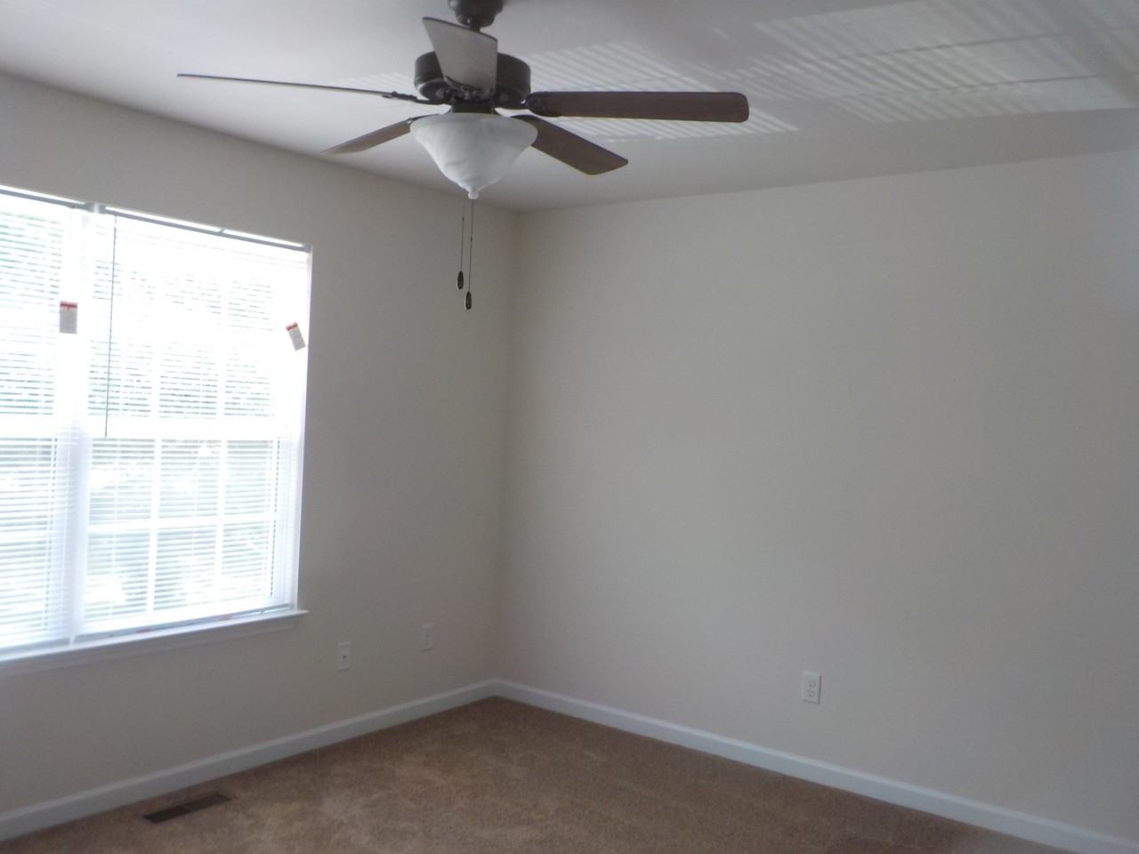 1553 13th St Se - Photo 6 of 6