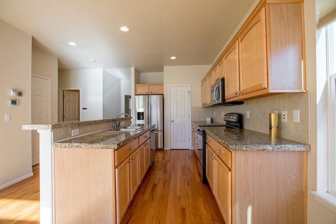 3827 Eclipse Ln - Photo 7 of 42