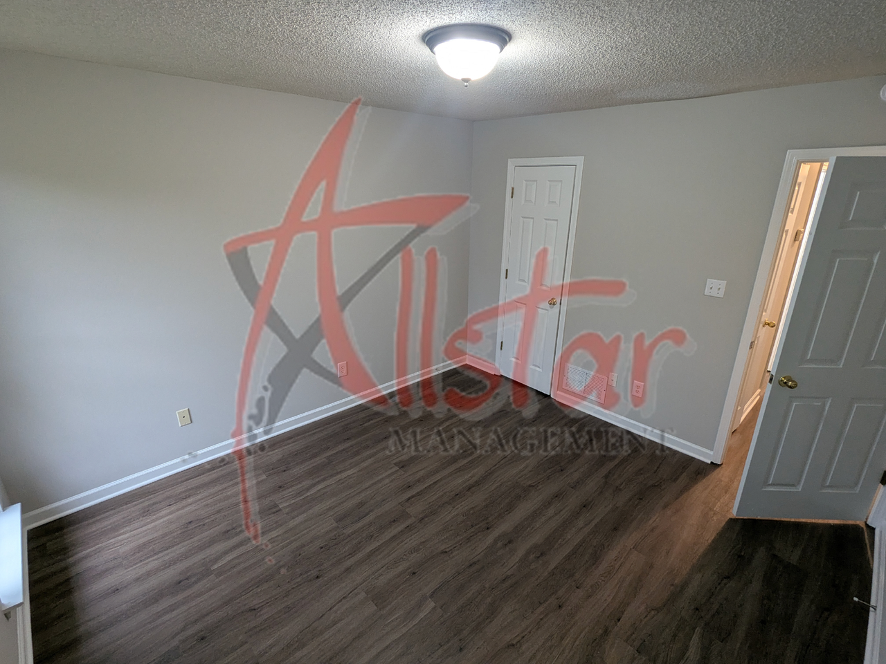 947 Clubhouse Dr - Photo 5 of 13