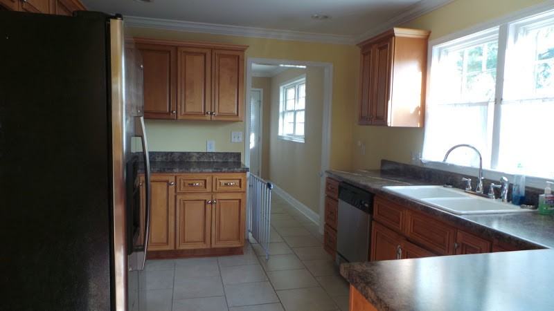 1010 Lorraine Dr - Photo 4 of 7