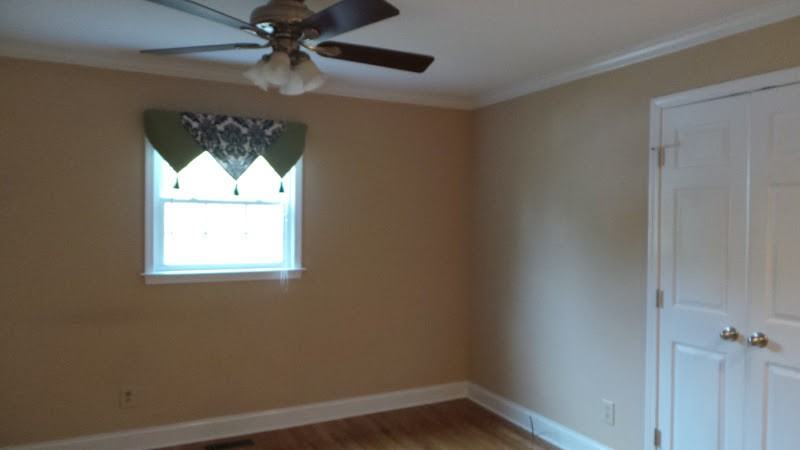 1010 Lorraine Dr - Photo 6 of 7