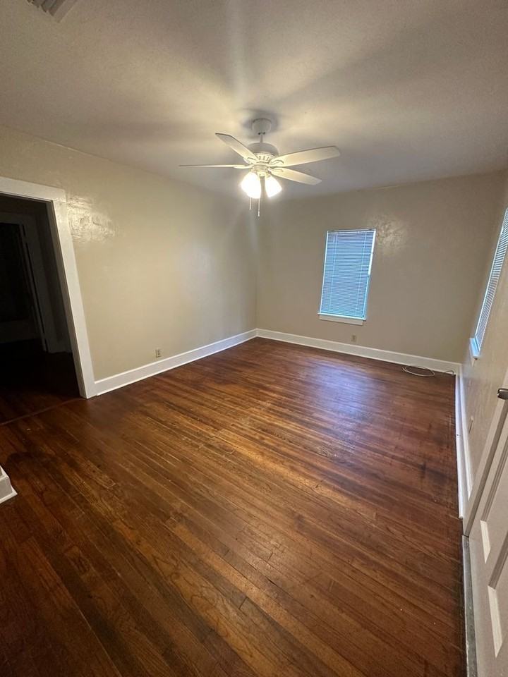 718 N Bronough St - Photo 2 of 11