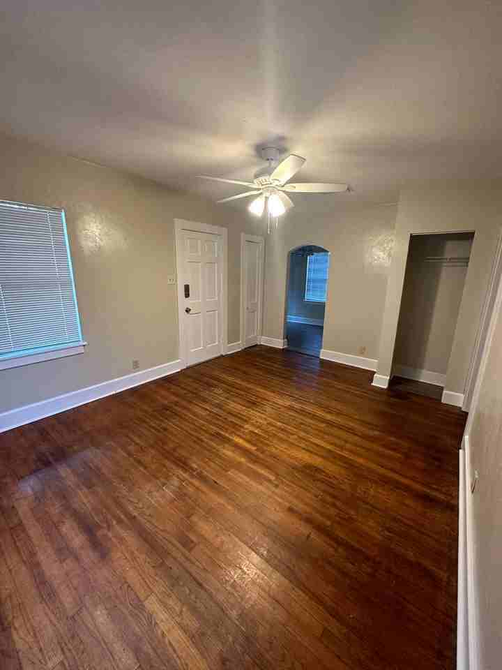 718 N Bronough St - Photo 3 of 11