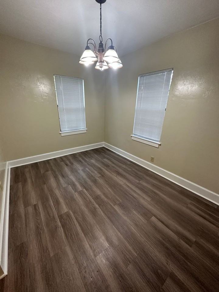 718 N Bronough St - Photo 4 of 11