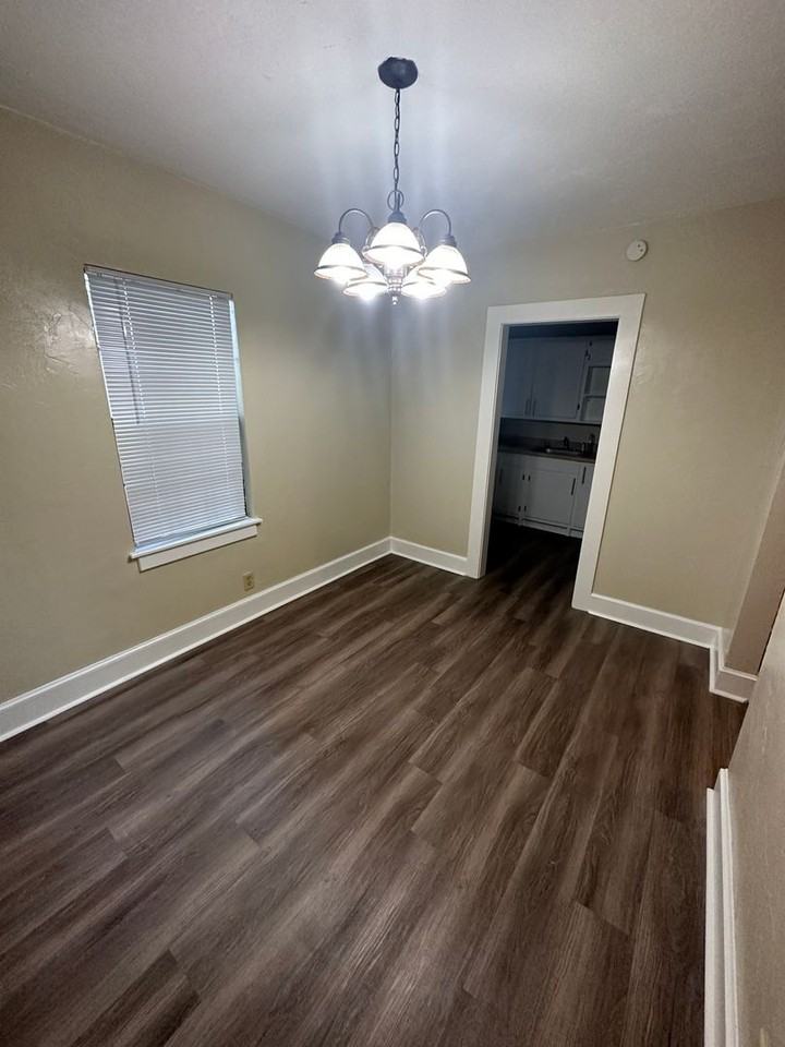 718 N Bronough St - Photo 6 of 11