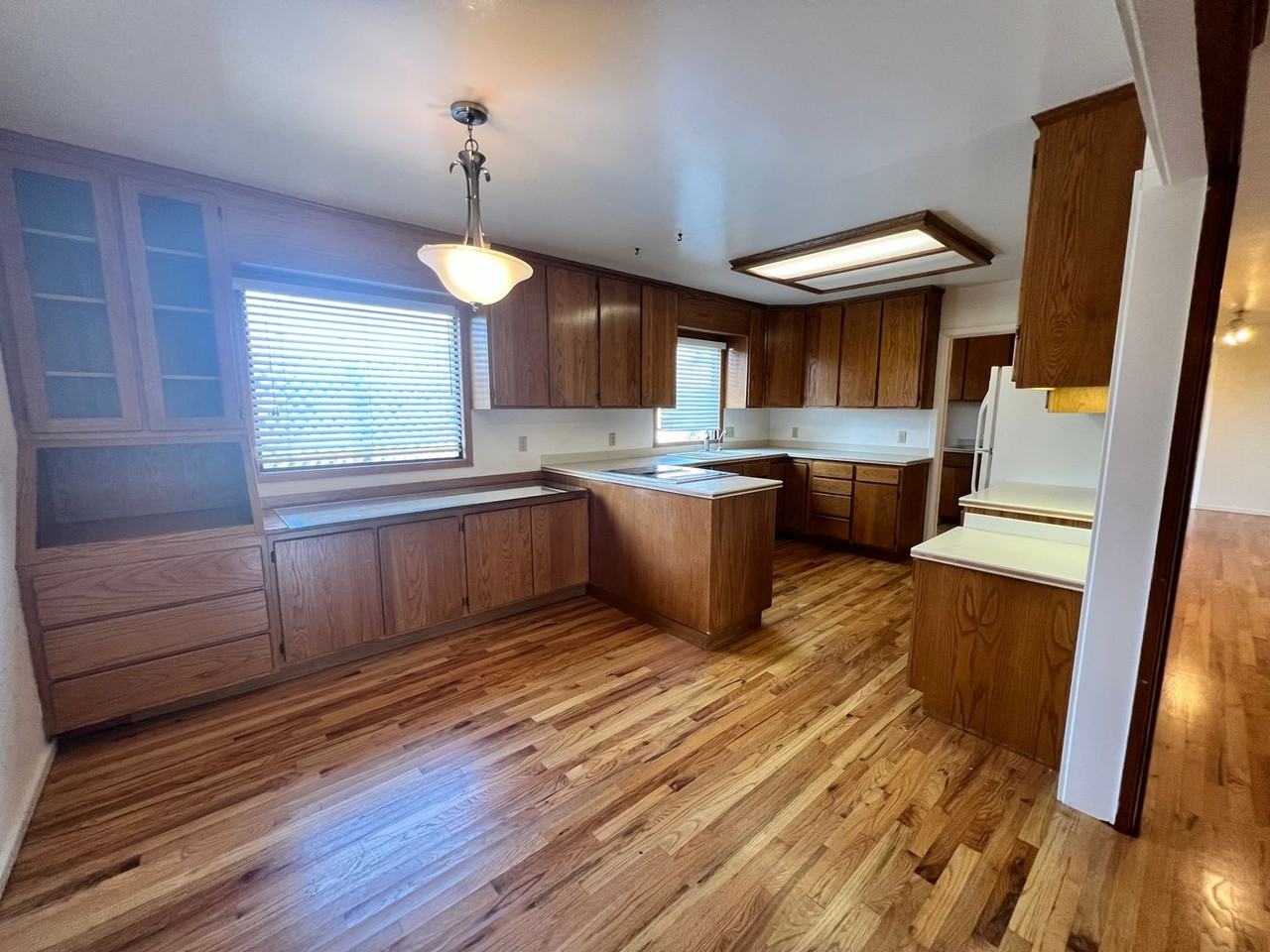 741 2nd Ave - Photo 6 of 26