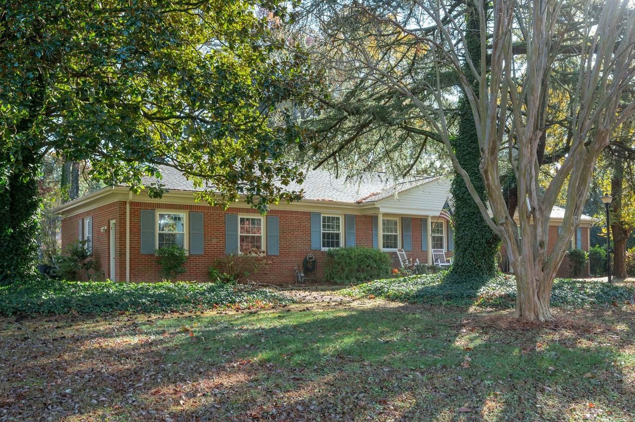 1612 Whitethorne Rd - Photo 2 of 26