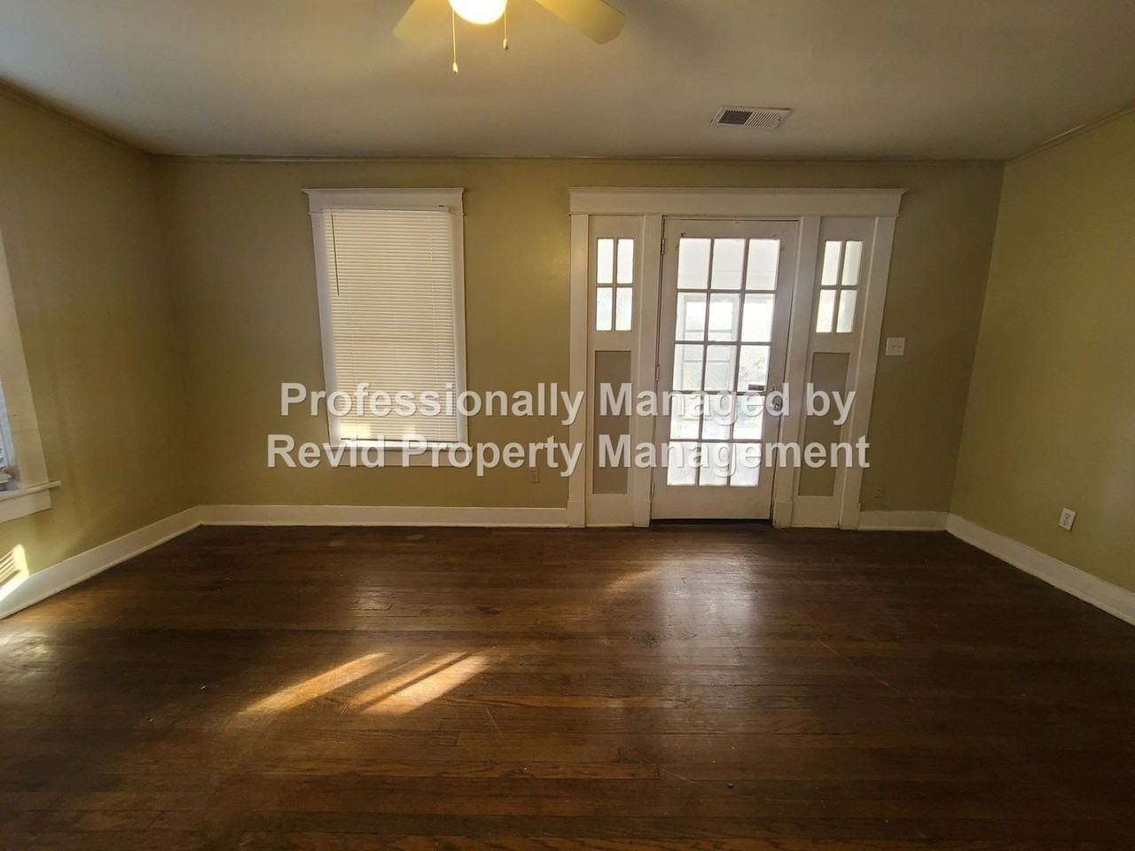 3712 Marion Ave - Photo 7 of 31