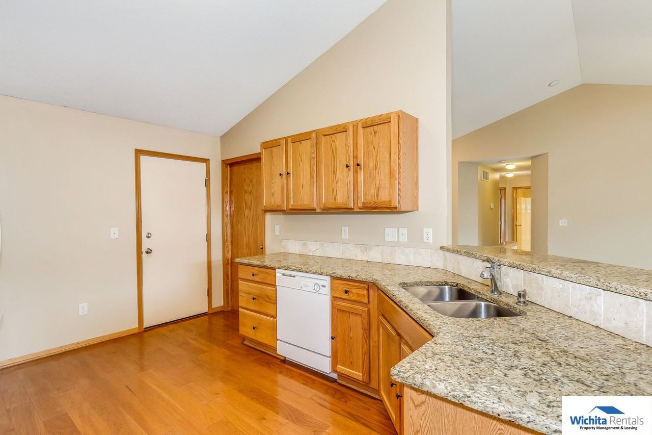 14201 E Twinlake Dr - Photo 7 of 14