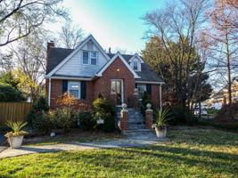 featured image of 903 Crestview Dr