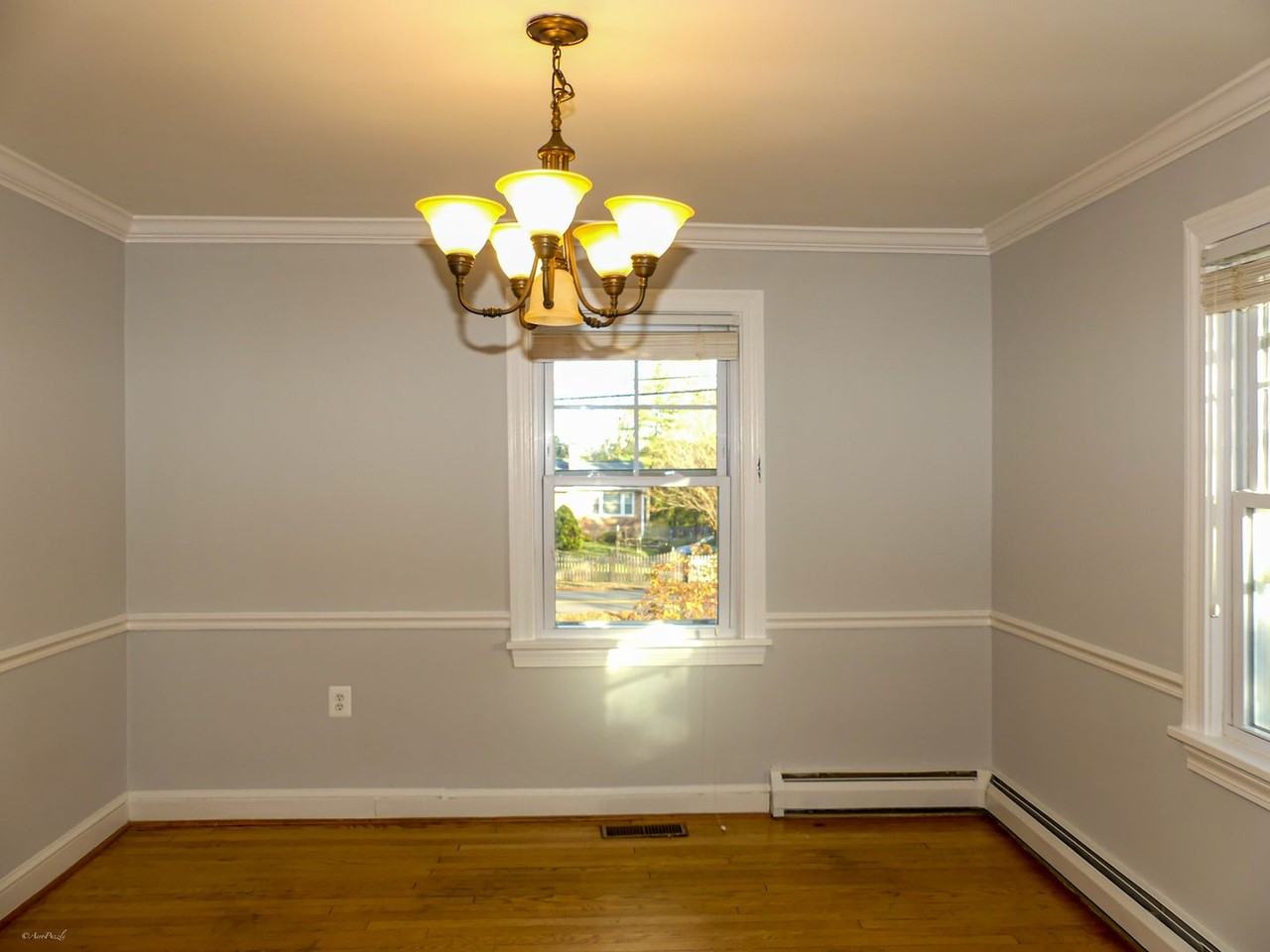 903 Crestview Dr - Photo 4 of 30