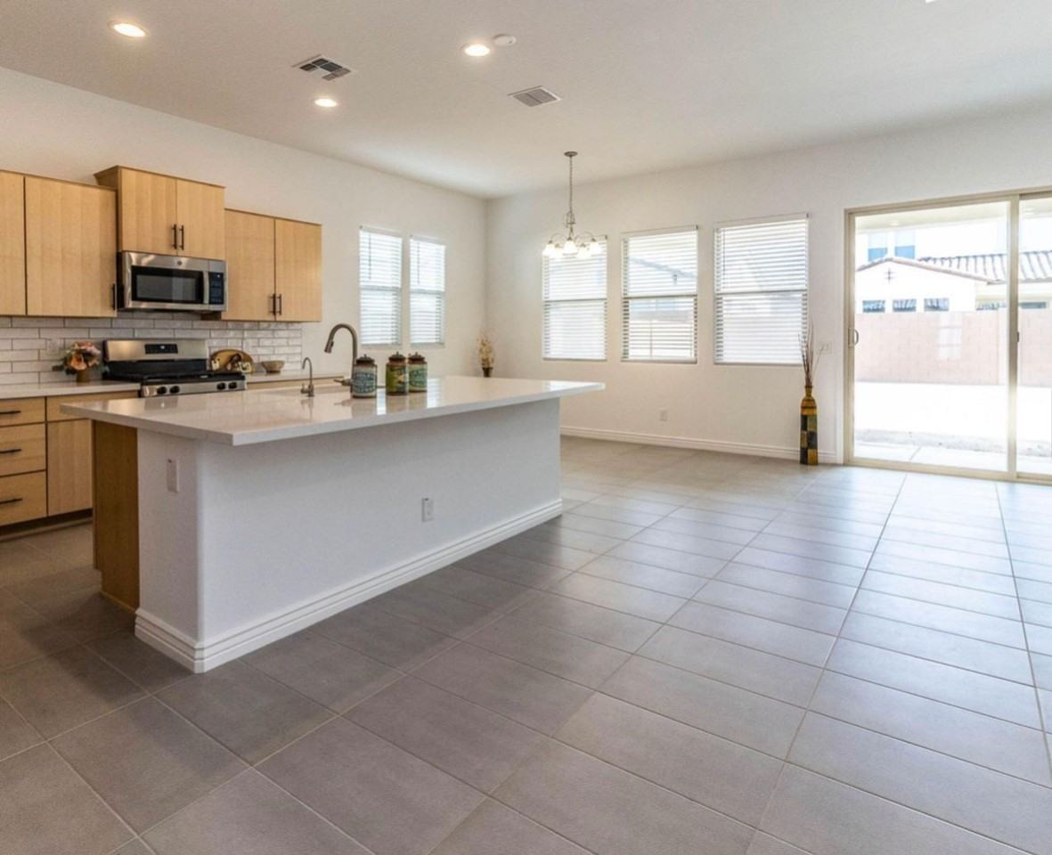 21063 E Mayberry Rd - Photo 2 of 24
