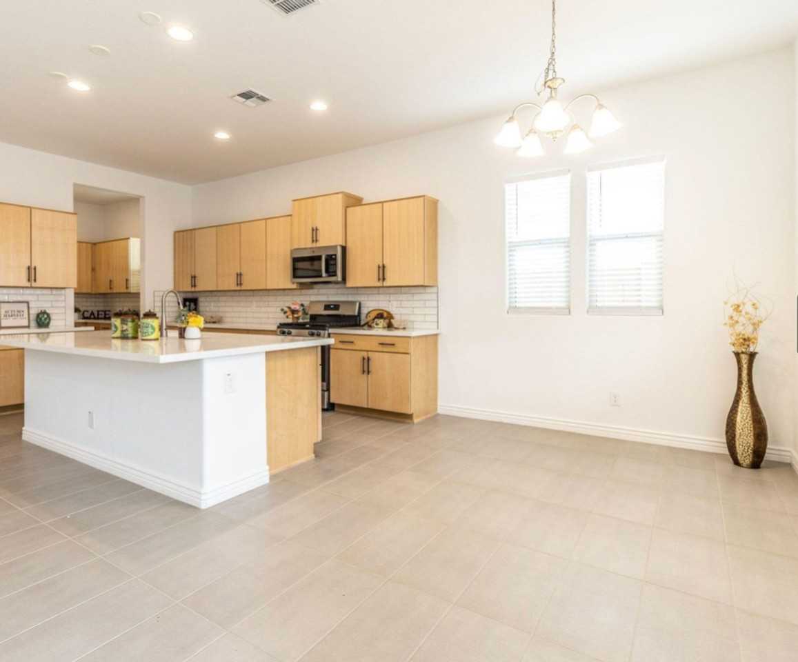 21063 E Mayberry Rd - Photo 5 of 24