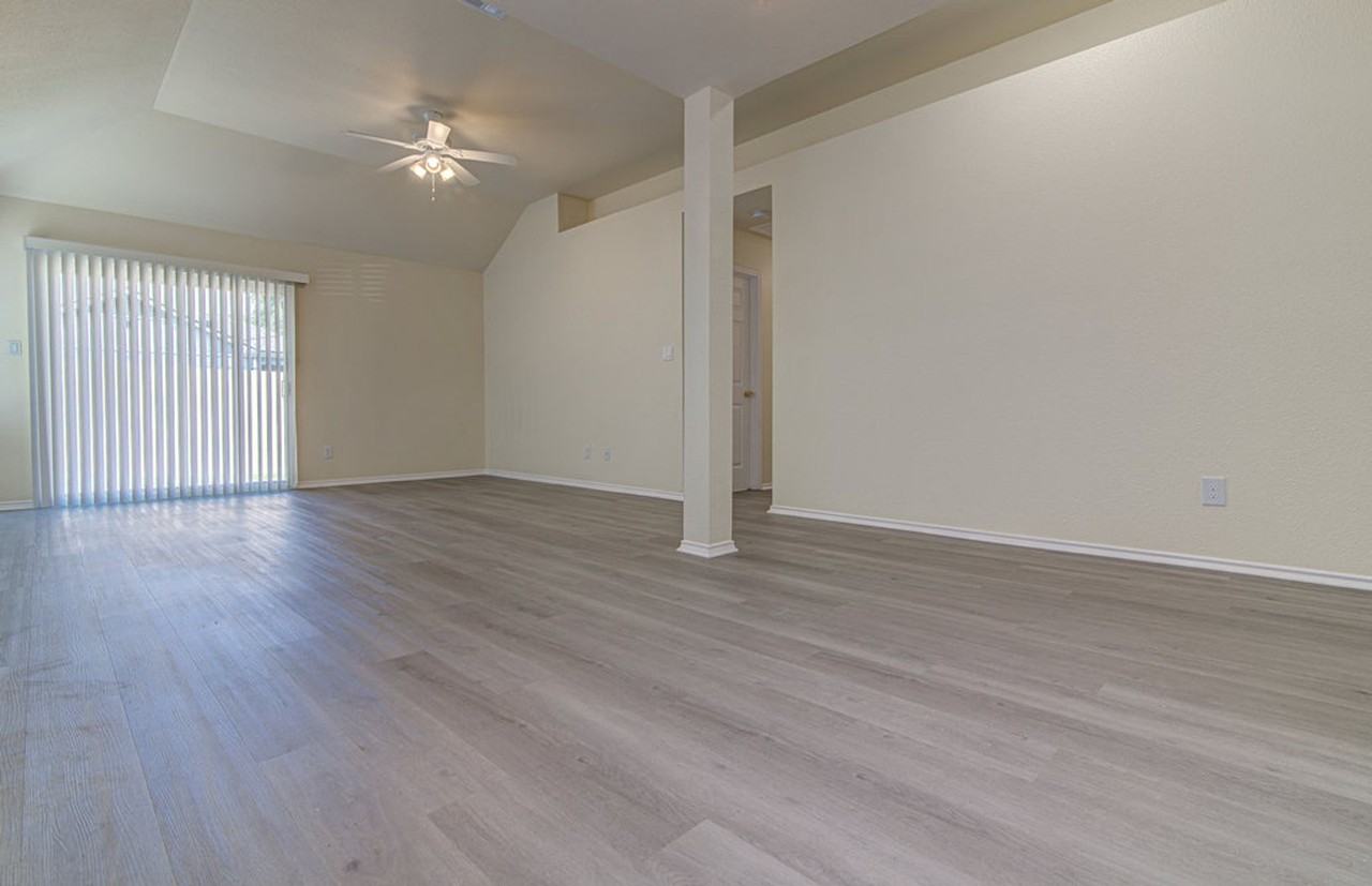 1604 Southwestern Trl - Photo 2 of 21