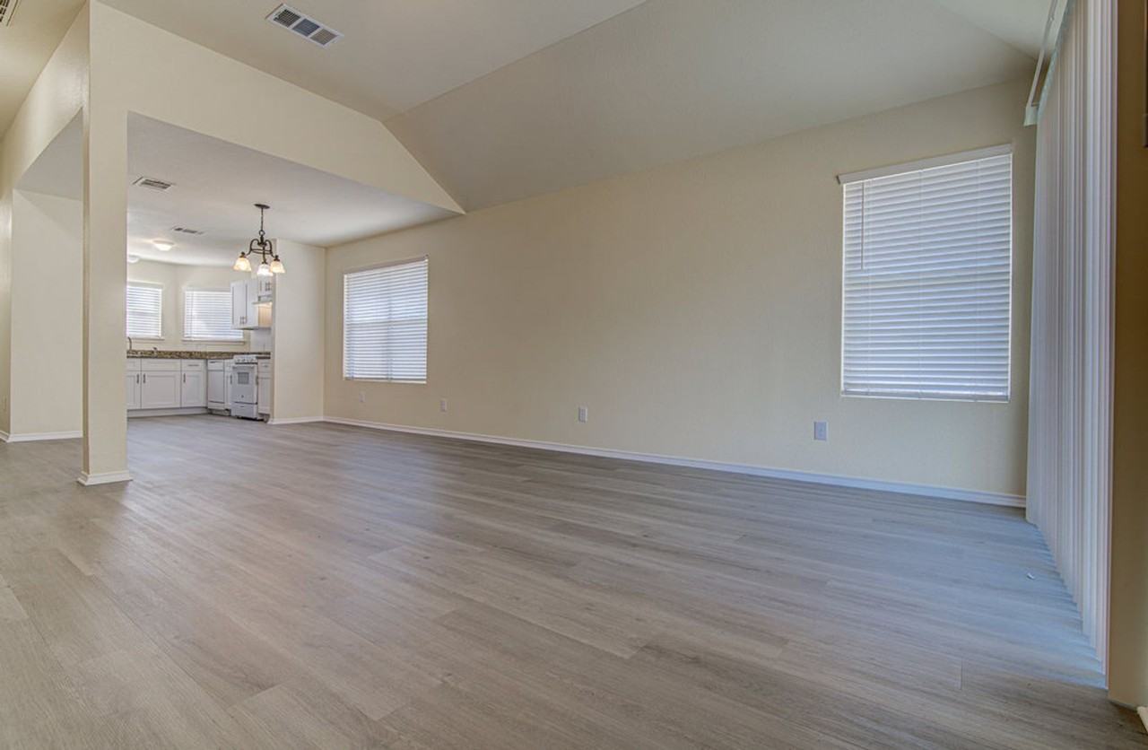 1604 Southwestern Trl - Photo 3 of 21