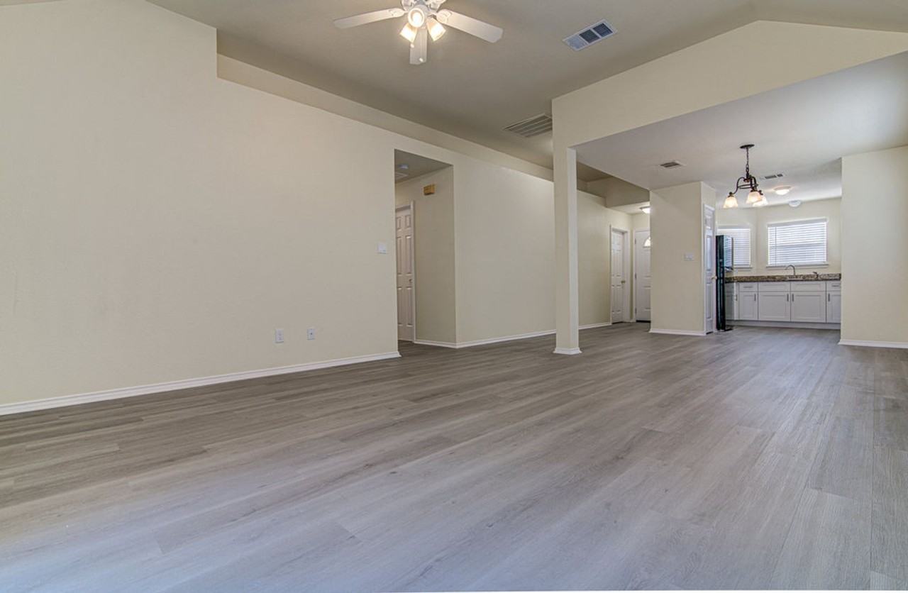 1604 Southwestern Trl - Photo 4 of 21