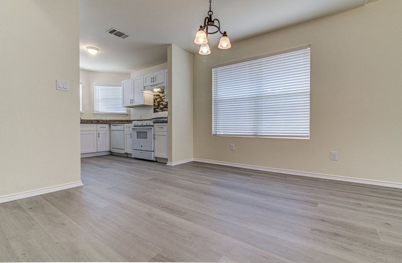 1604 Southwestern Trl - Photo 5 of 21