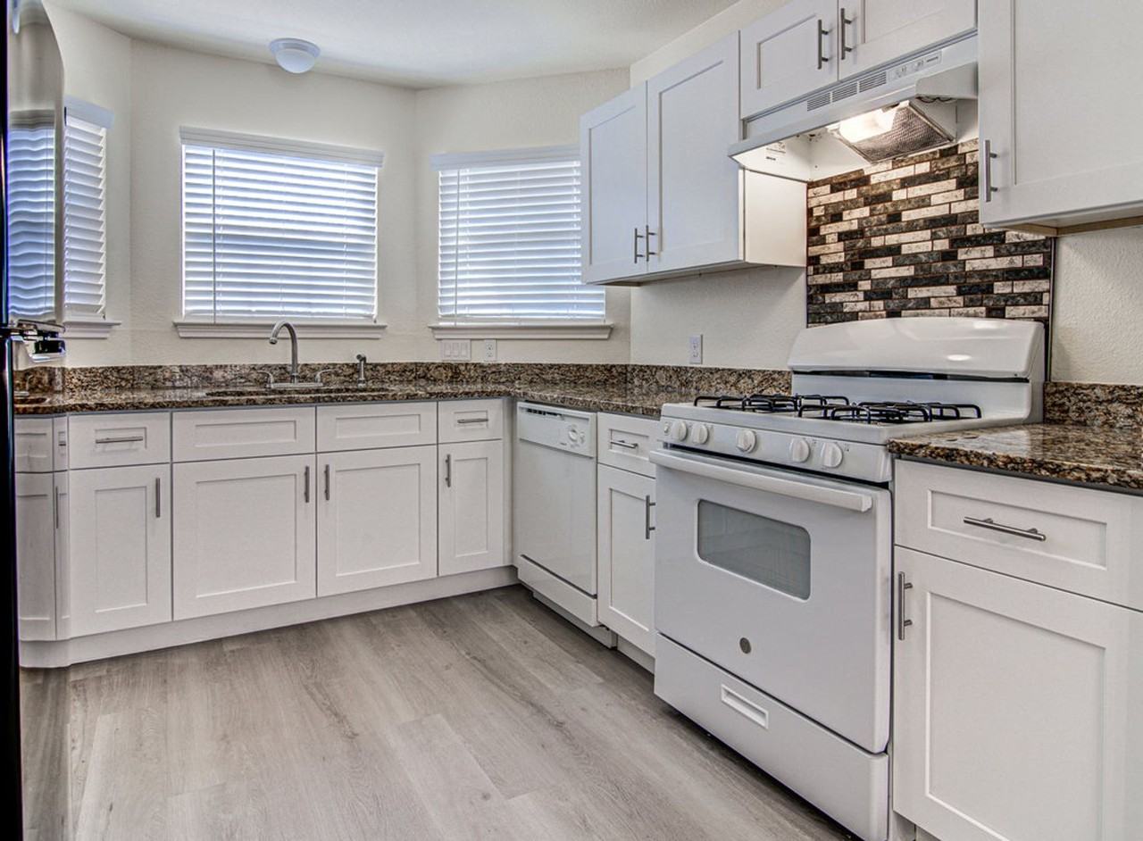 1604 Southwestern Trl - Photo 7 of 21