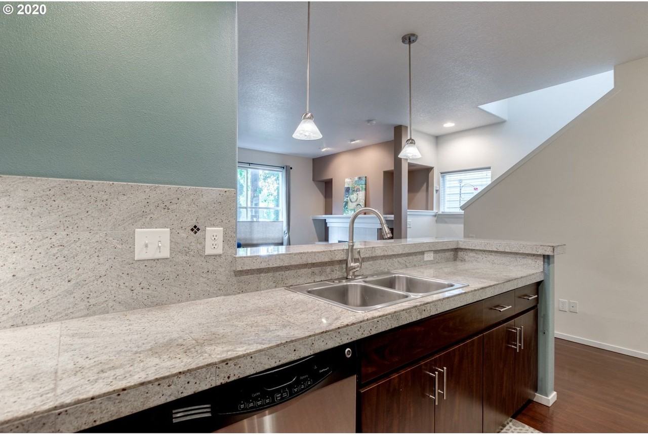 2232 Ne Redelfs Way - Photo 7 of 29
