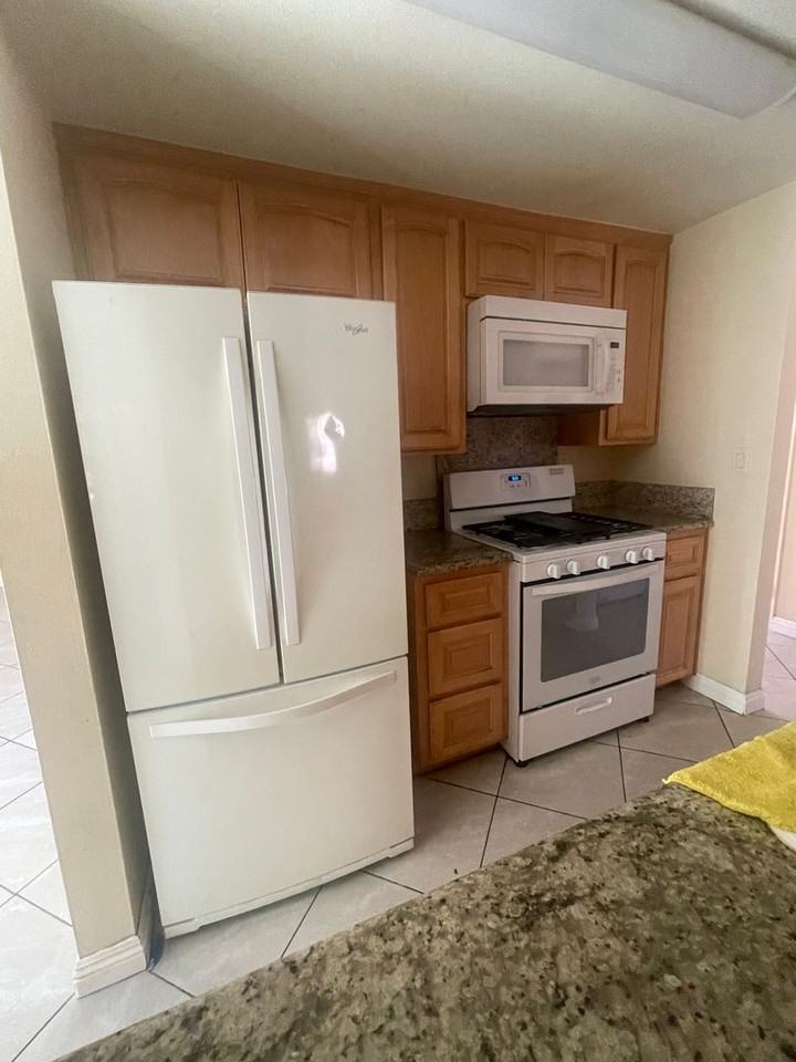 913 Arrecife Ct - Photo 5 of 10