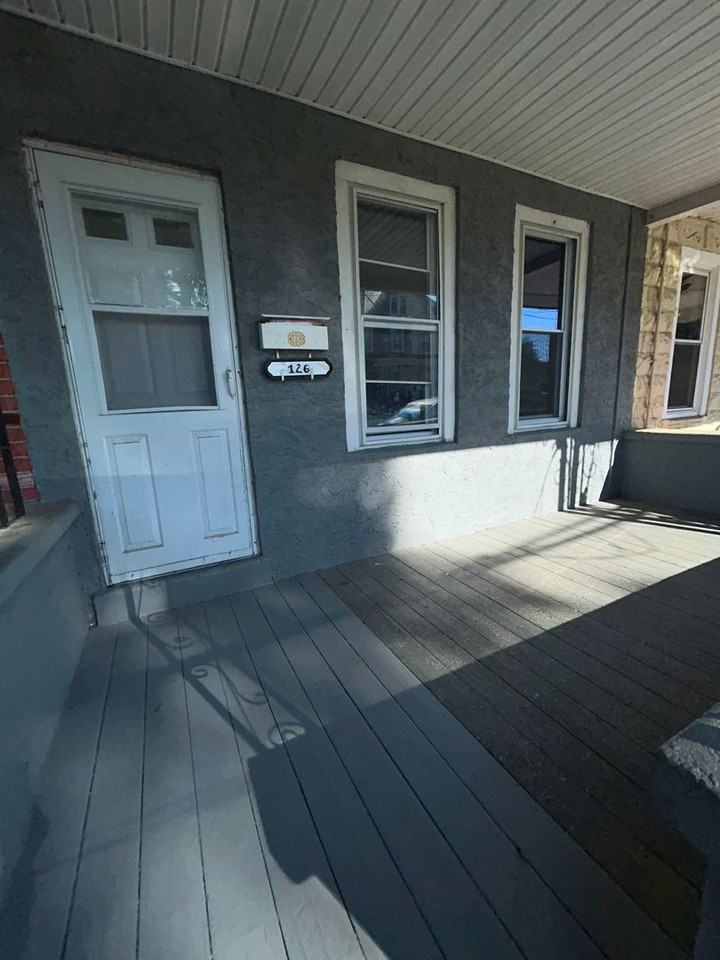 126 Darcy Ave - Photo 3 of 17