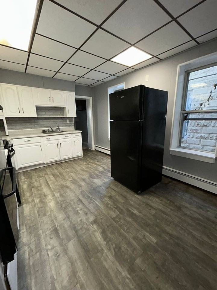 126 Darcy Ave - Photo 5 of 17