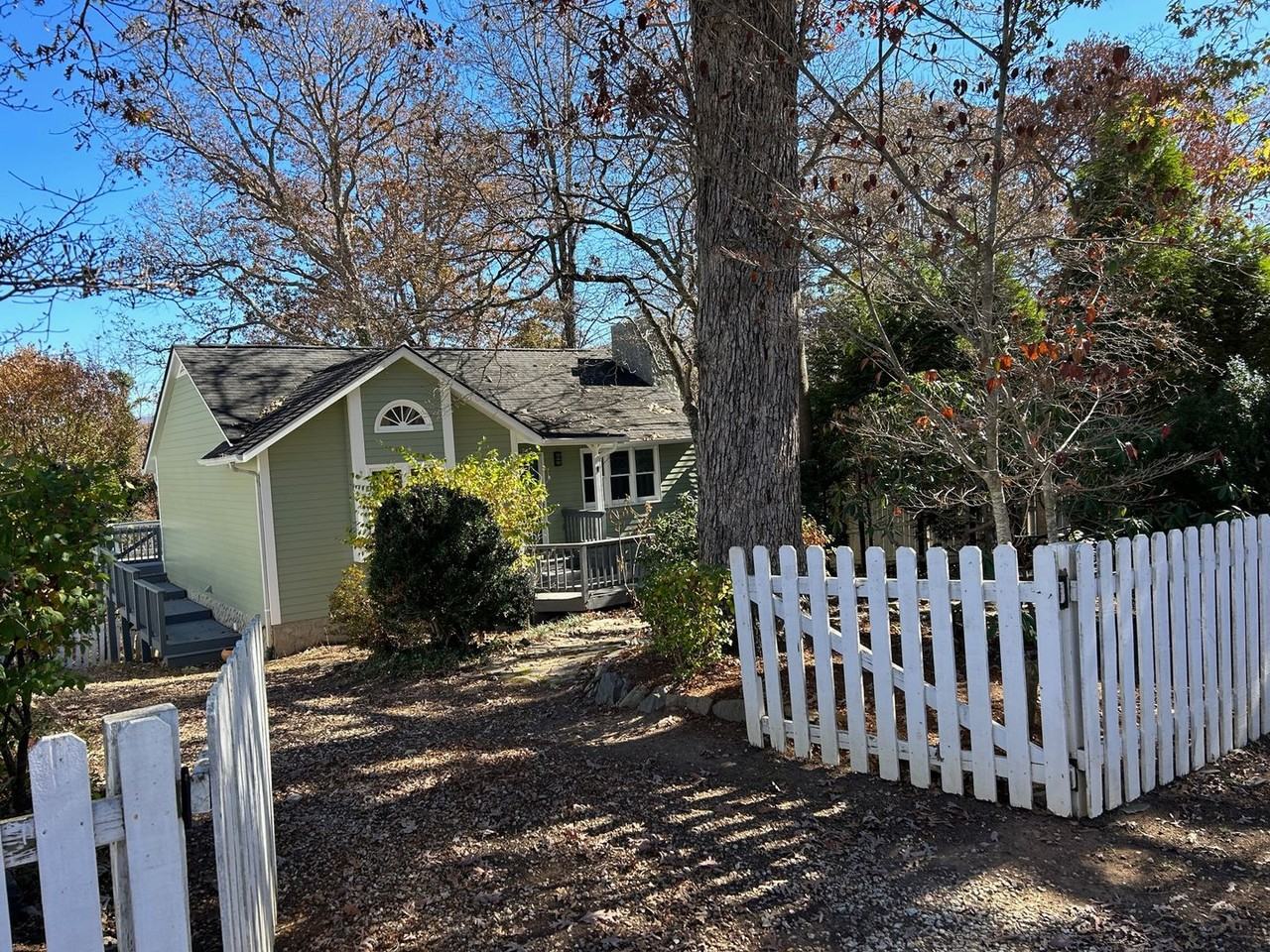 12 Waverly Ct - Photo 2 of 50