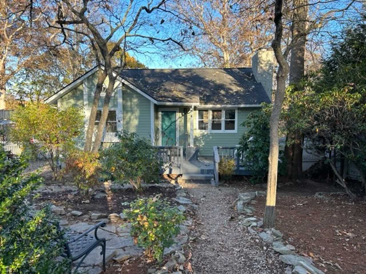 12 Waverly Ct - Photo 3 of 50