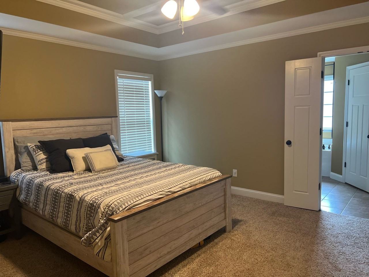 3986 Glen Laurel Dr W - Photo 4 of 9