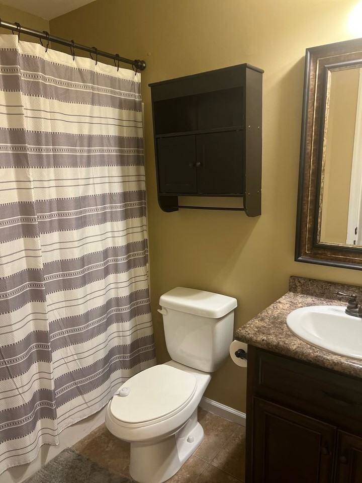 3986 Glen Laurel Dr W - Photo 7 of 9