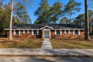 featured image of 1018 Poplar Ct #A