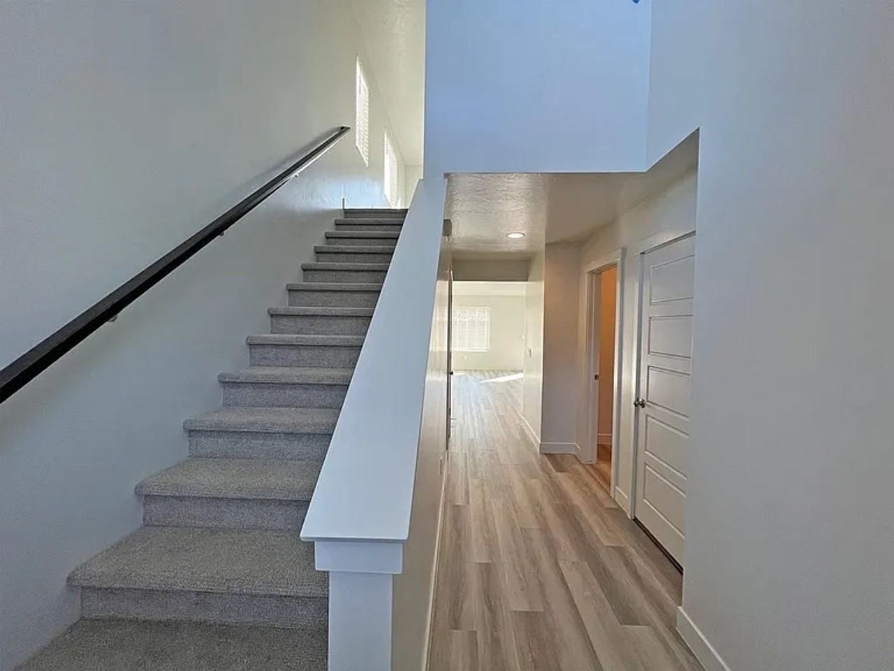 4104 E Phobos Ln - Photo 2 of 33