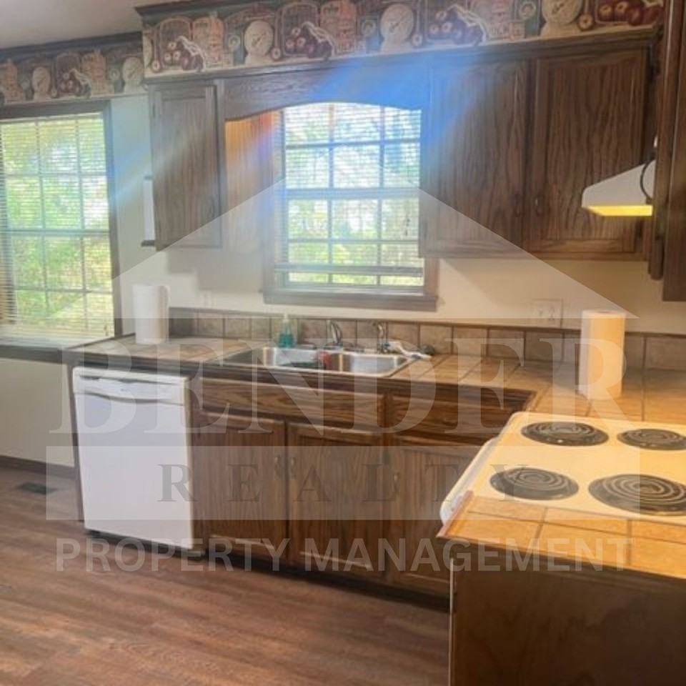 815 Scenic Dr Se - Photo 2 of 7