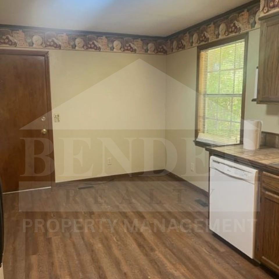 815 Scenic Dr Se - Photo 3 of 7