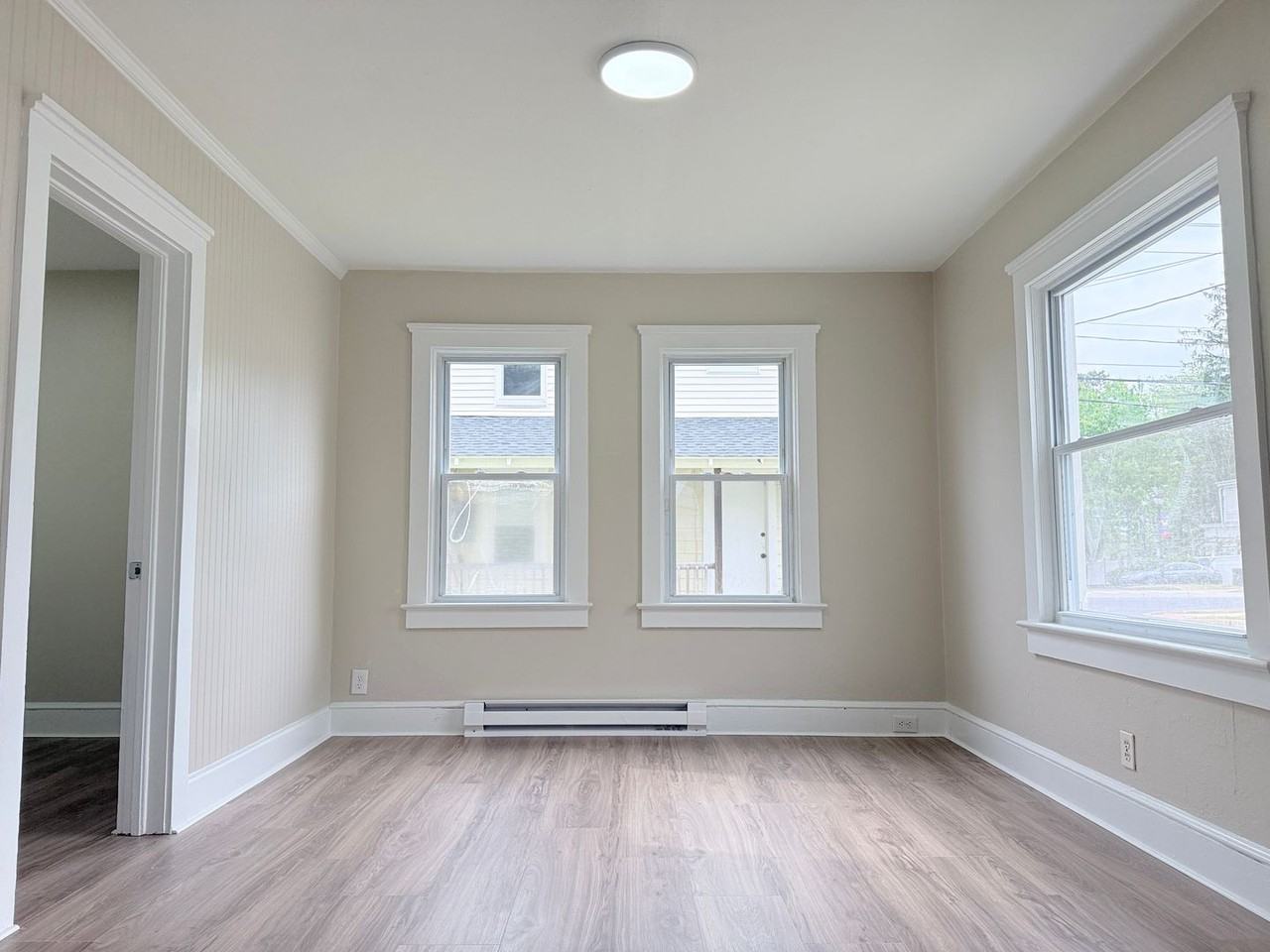 102 102 Montomgery St - Photo 2 of 8