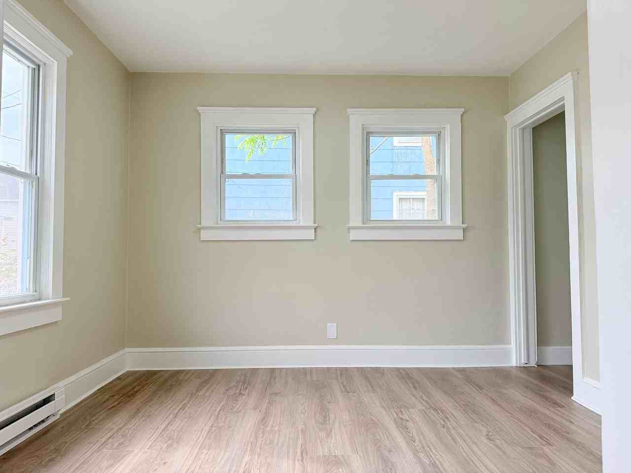 102 102 Montomgery St - Photo 3 of 8