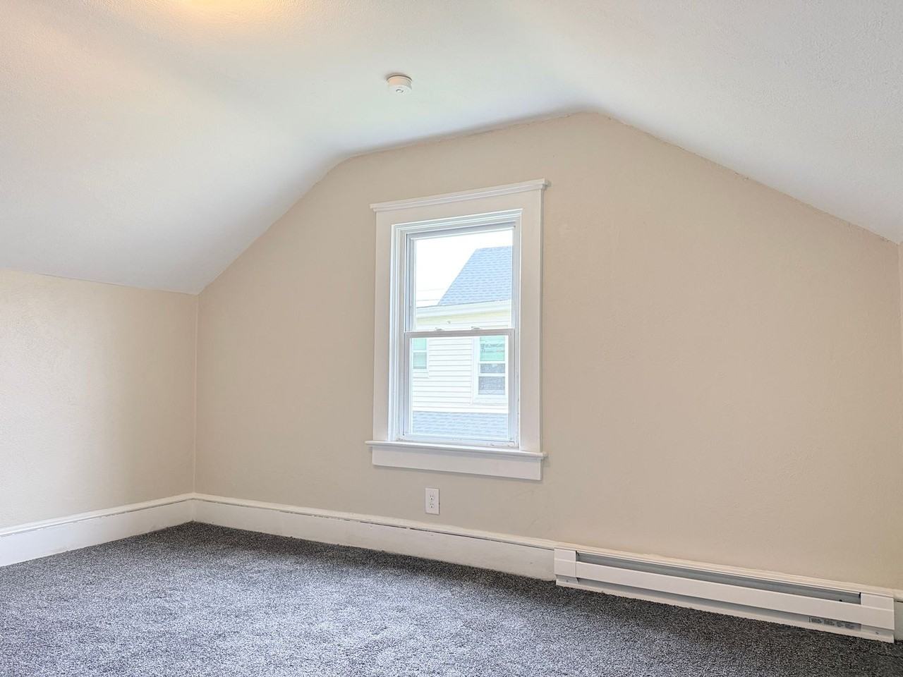 102 102 Montomgery St - Photo 6 of 8