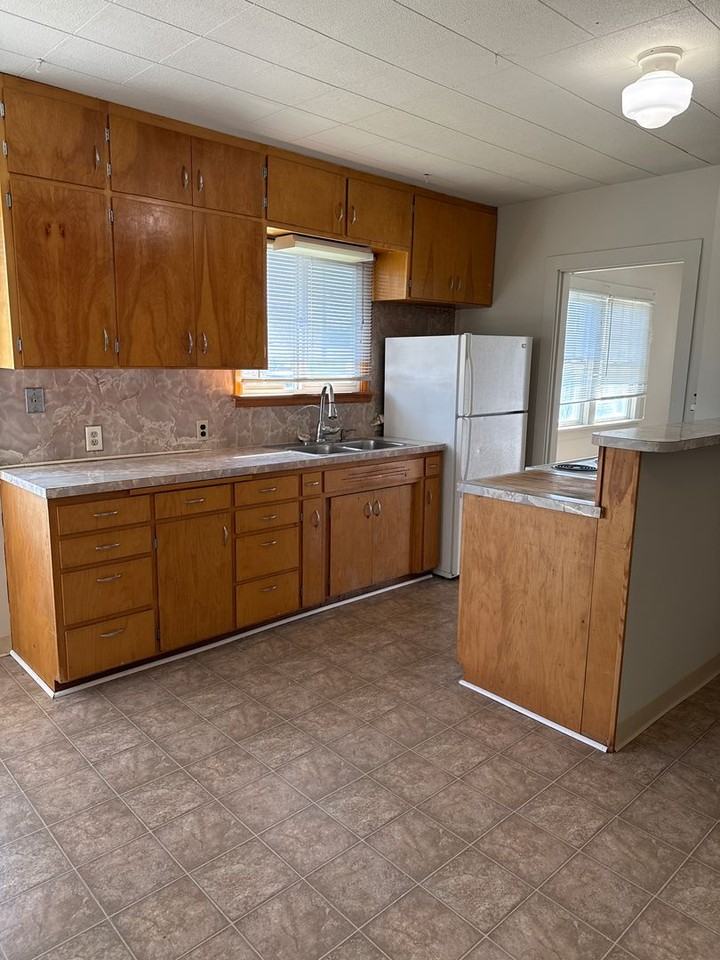 805 3rd St Sw - Photo 6 of 11