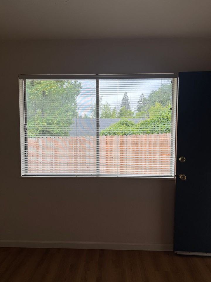 485 Finley St - Photo 2 of 11