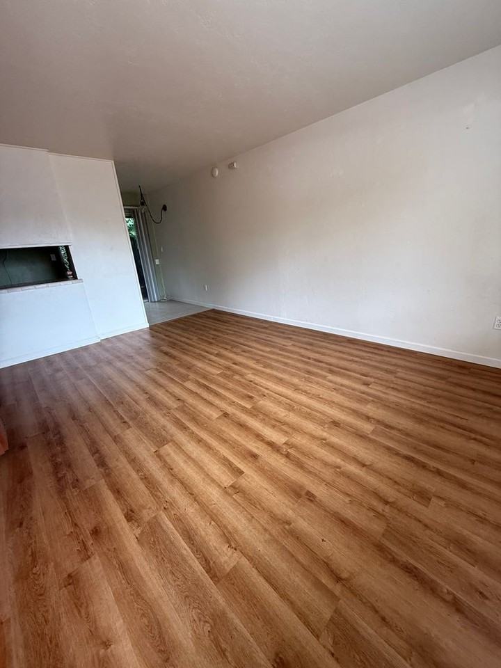 485 Finley St - Photo 4 of 11