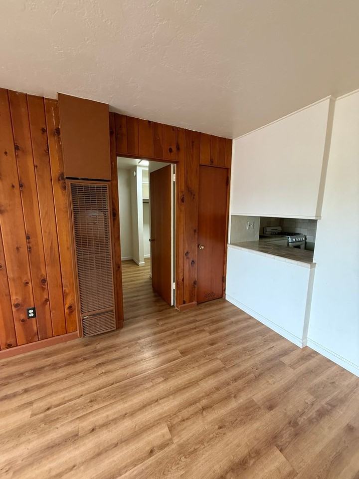 485 Finley St - Photo 6 of 11