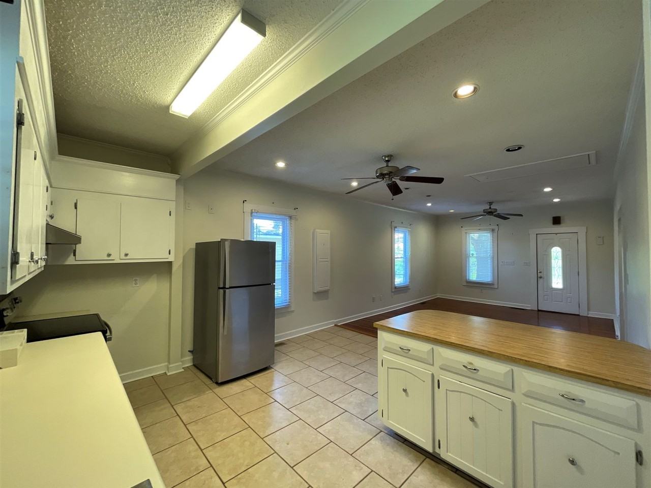 199 Front St - Photo 5 of 11