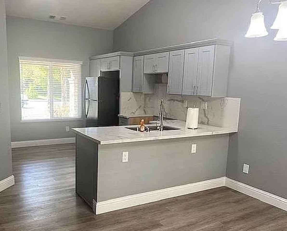 820 Teton Ln - Photo 6 of 14