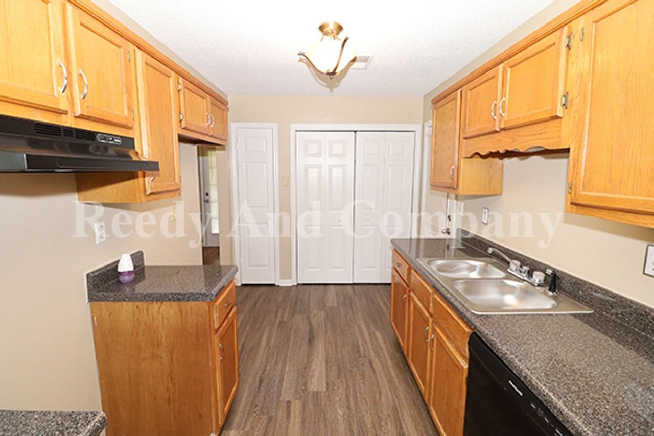 5961 Kentwood Dr - Photo 6 of 22