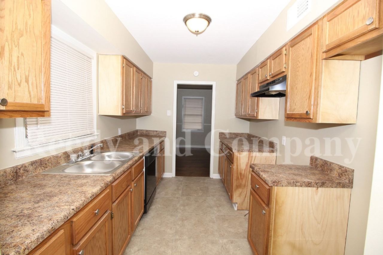 4123 Rhodes Ave - Photo 6 of 42