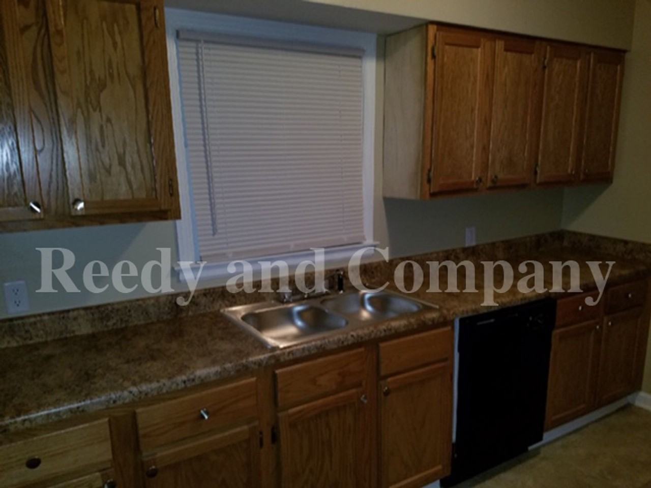 4123 Rhodes Ave - Photo 7 of 42