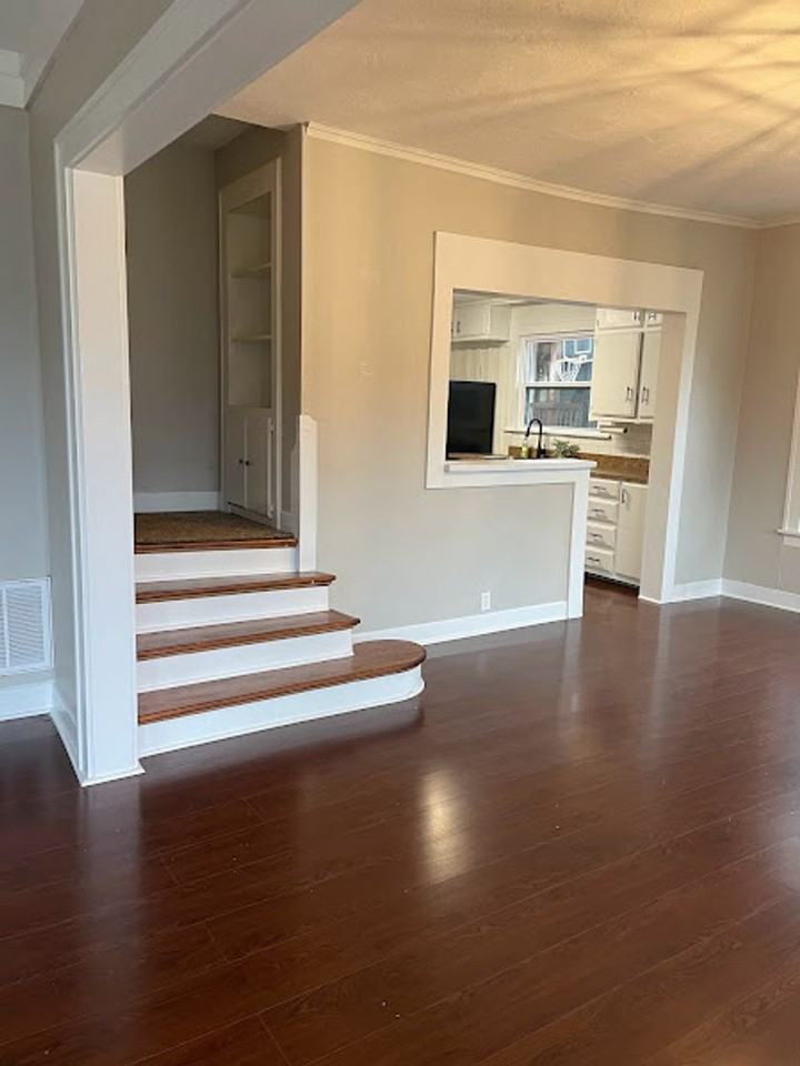 510 E Logan Ave - Photo 7 of 35